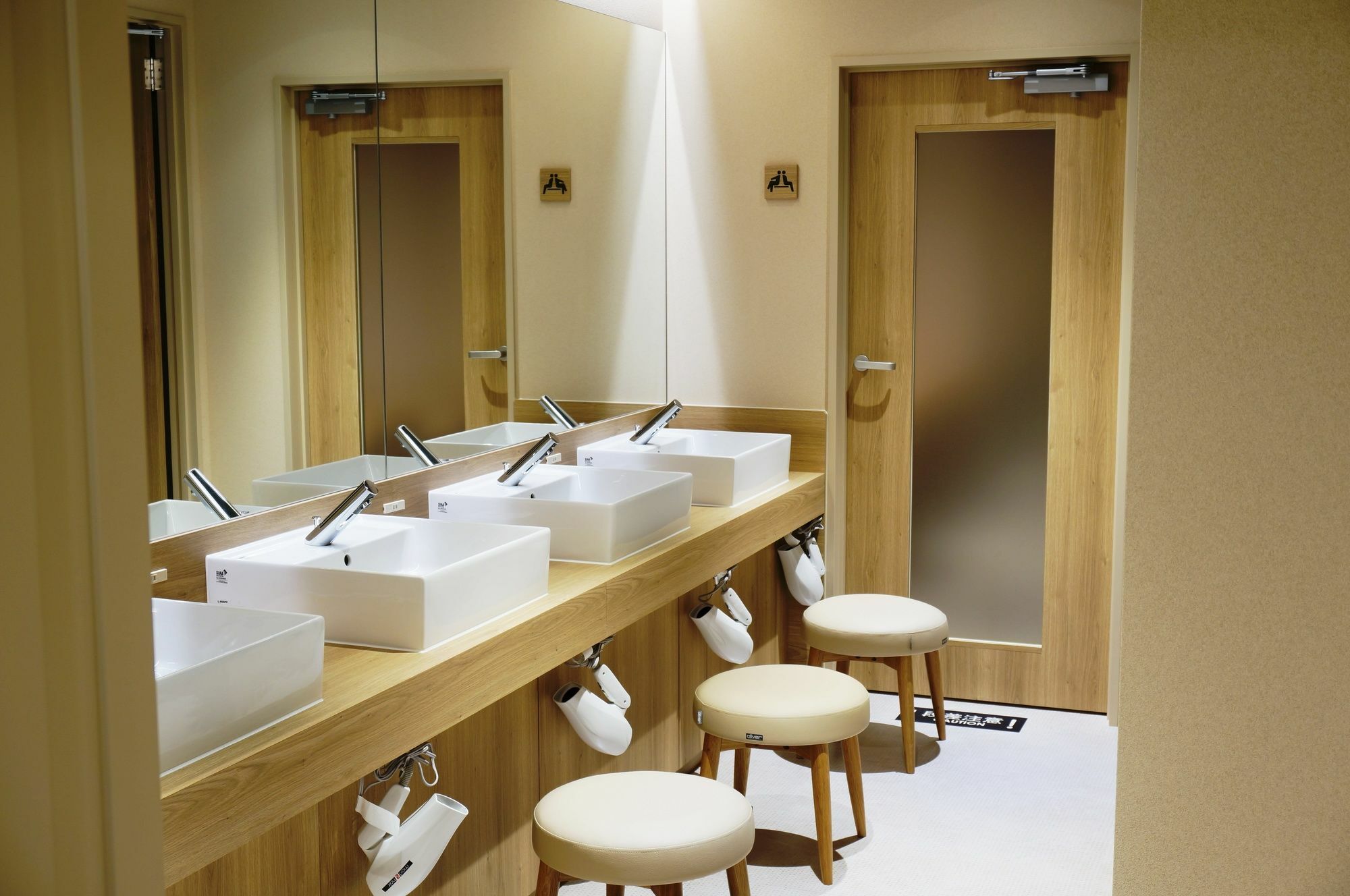 Tokyo Ekimae Bay Hotel Экстерьер фото